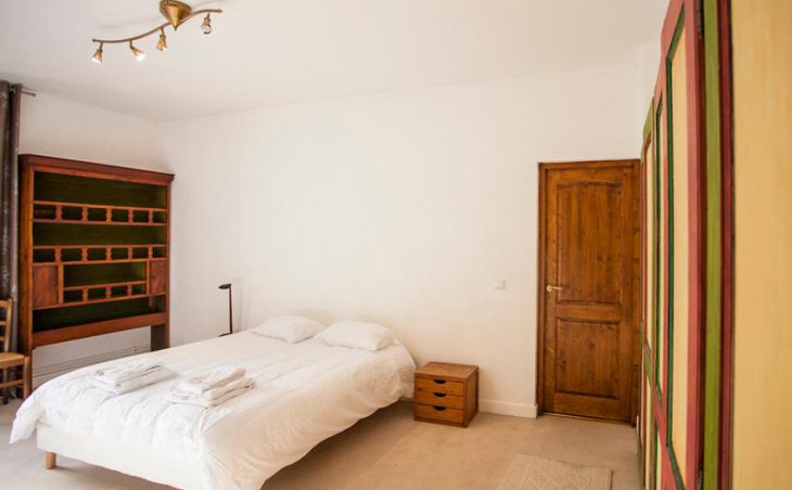 Apartment Vieux Palais, Chamonix, Double Bedroom